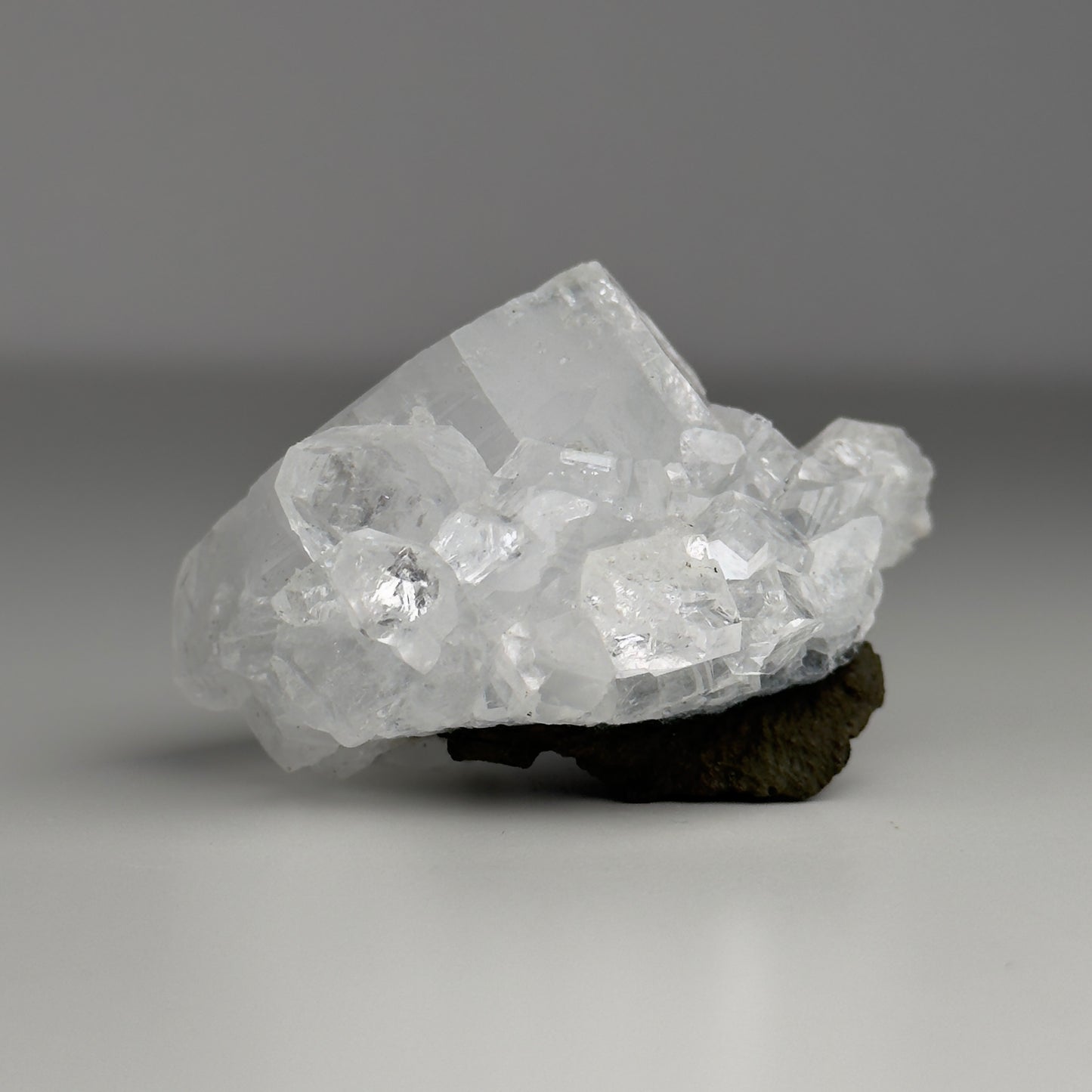 APOPHYLLITE CLUSTER