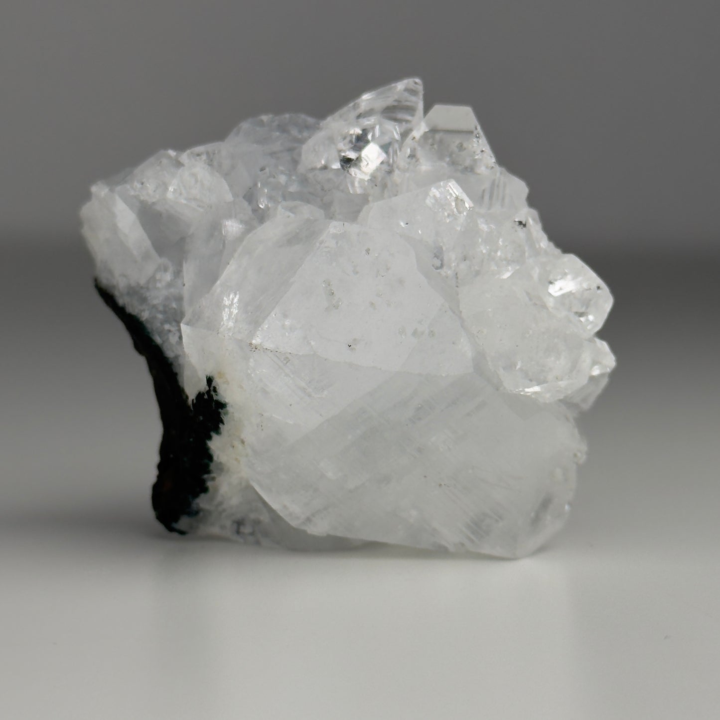 APOPHYLLITE CLUSTER