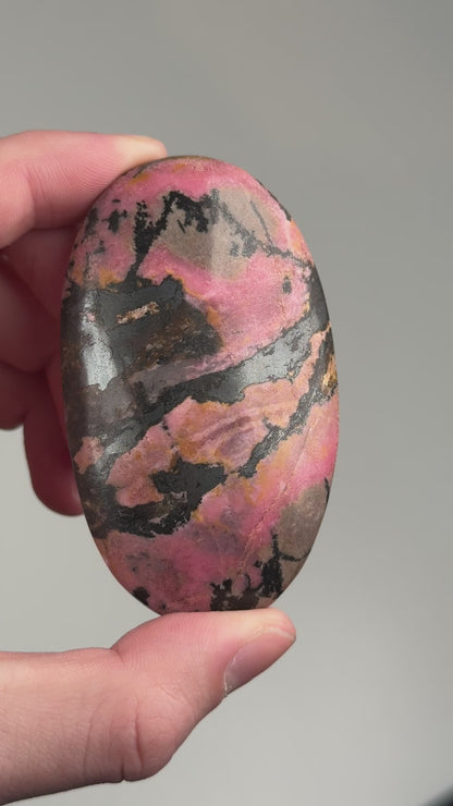 rhodonite palm stone