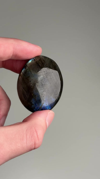 labradorite galet