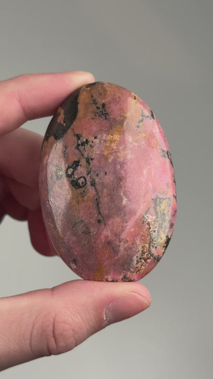 rhodonite palm stone